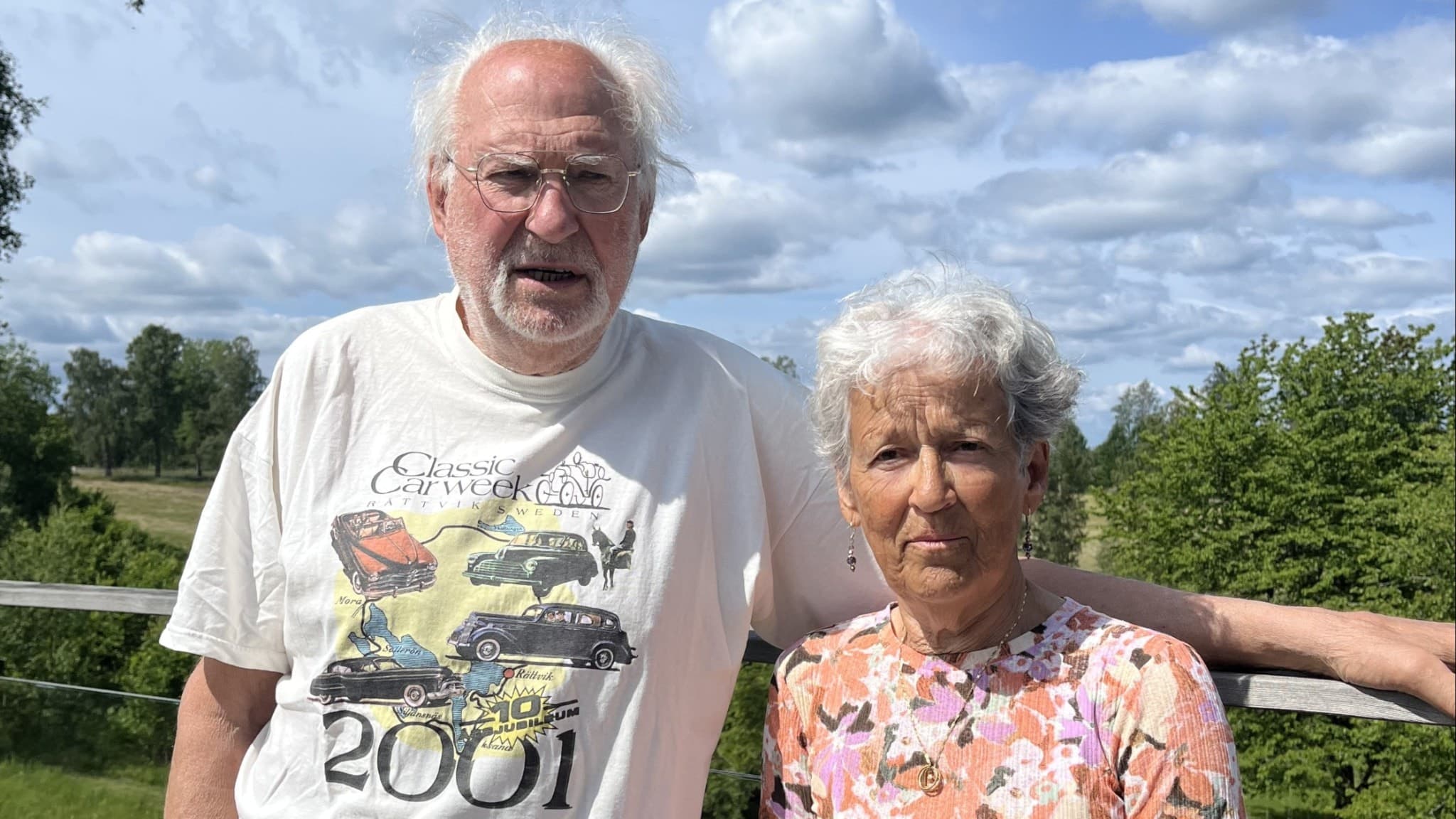 Gifter trängde in i Willy och Eva Nowaks dricksvatten efter branden i sophögen i Kagghamra i Botkyrka.