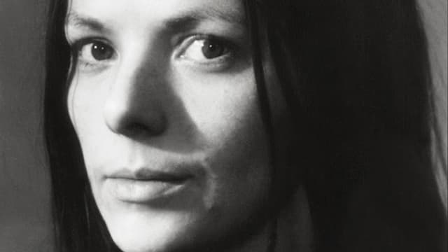 Margareta Renberg debuterade 1974 med "En tatuerad dams memoarer" som fick lysande recensioner
