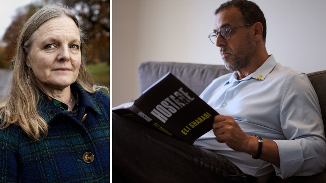 Isabell Schierenbeck i blå kappa utomhus. Eli Sharabi läser ur sin bok med titeln 'Hostage' inomhus.
