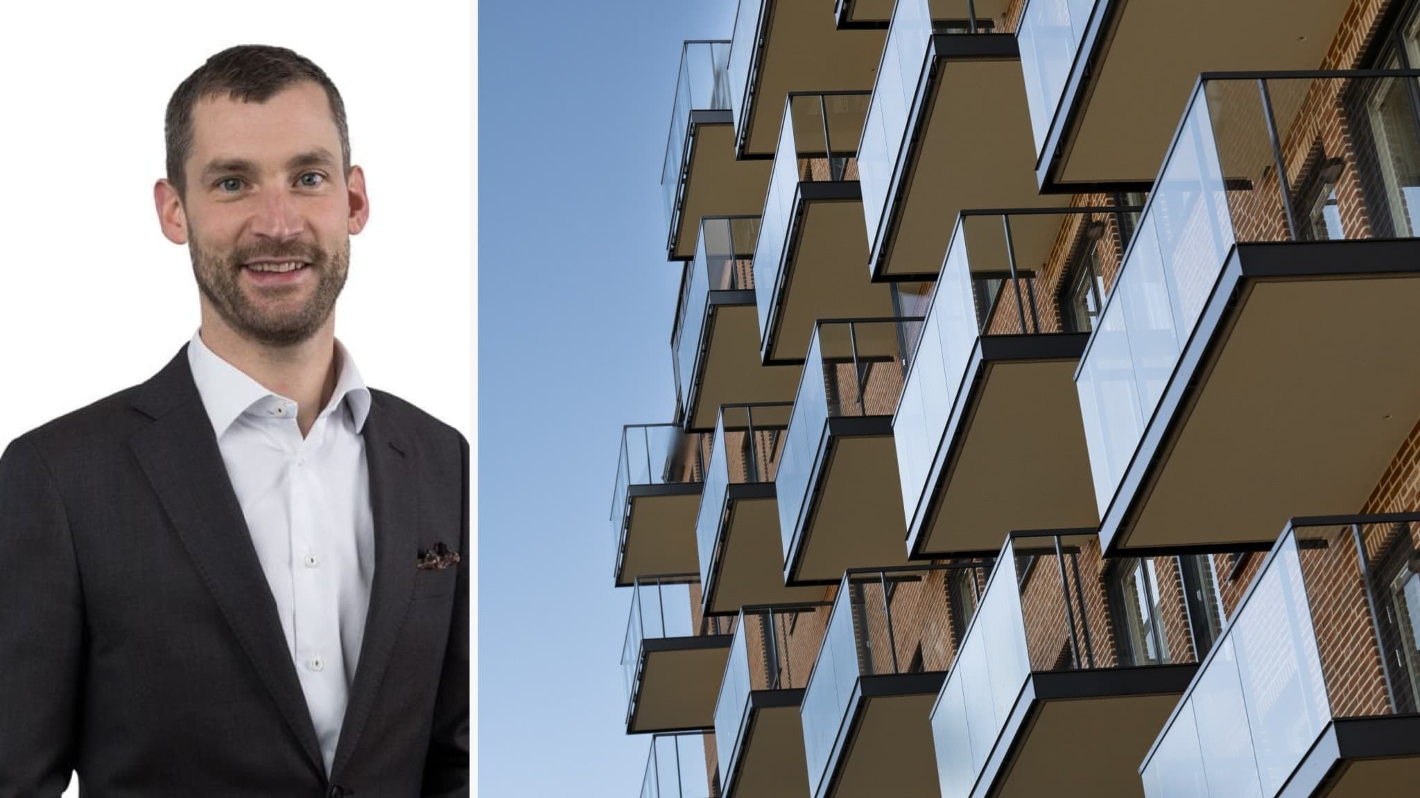 Mathias Folke, mäklare, står i kostym bredvid en bild av moderna bostadsrättsbalkonger i ett höghus mot en klarblå himmel.